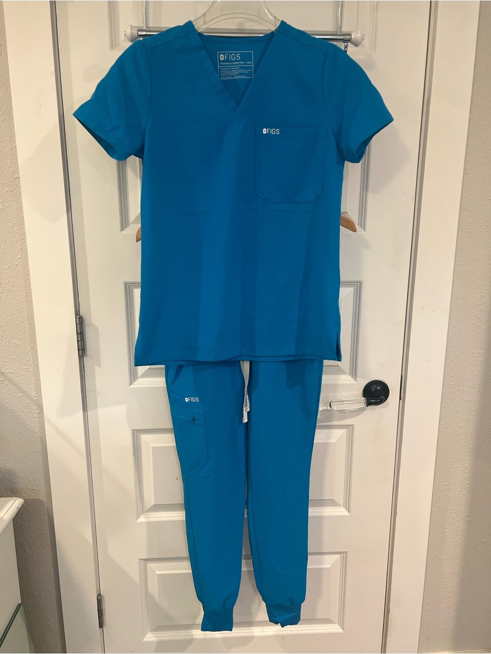 FIGS Women’s Medical Scrubs Set V-Neck Top Jogger Pants XXS Royal Blue Solid